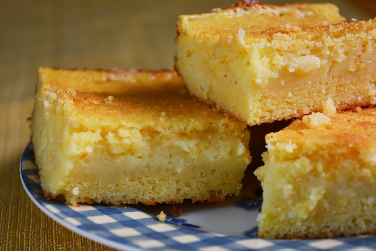 Bolo de Pamonha Cremoso com Milho Verde: Receita Junina Fácil e Cheia de Sabor
