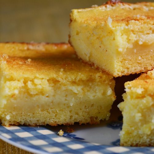 Bolo de Pamonha Cremoso com Milho Verde: Receita Junina Fácil e Cheia de Sabor