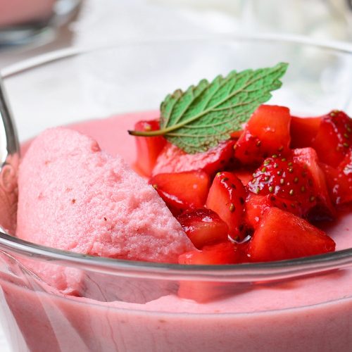 Mousse de iogurte com frutas vermelhas