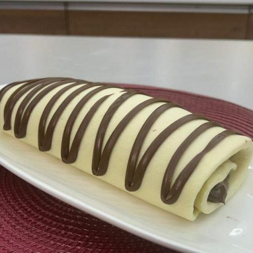 Rocambole de Leite Ninho com Creme de Avelã